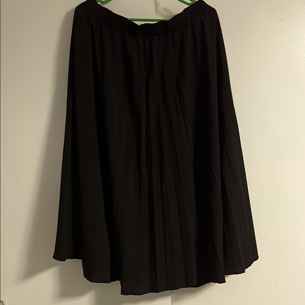 🌷2X black pleated skirt🌷